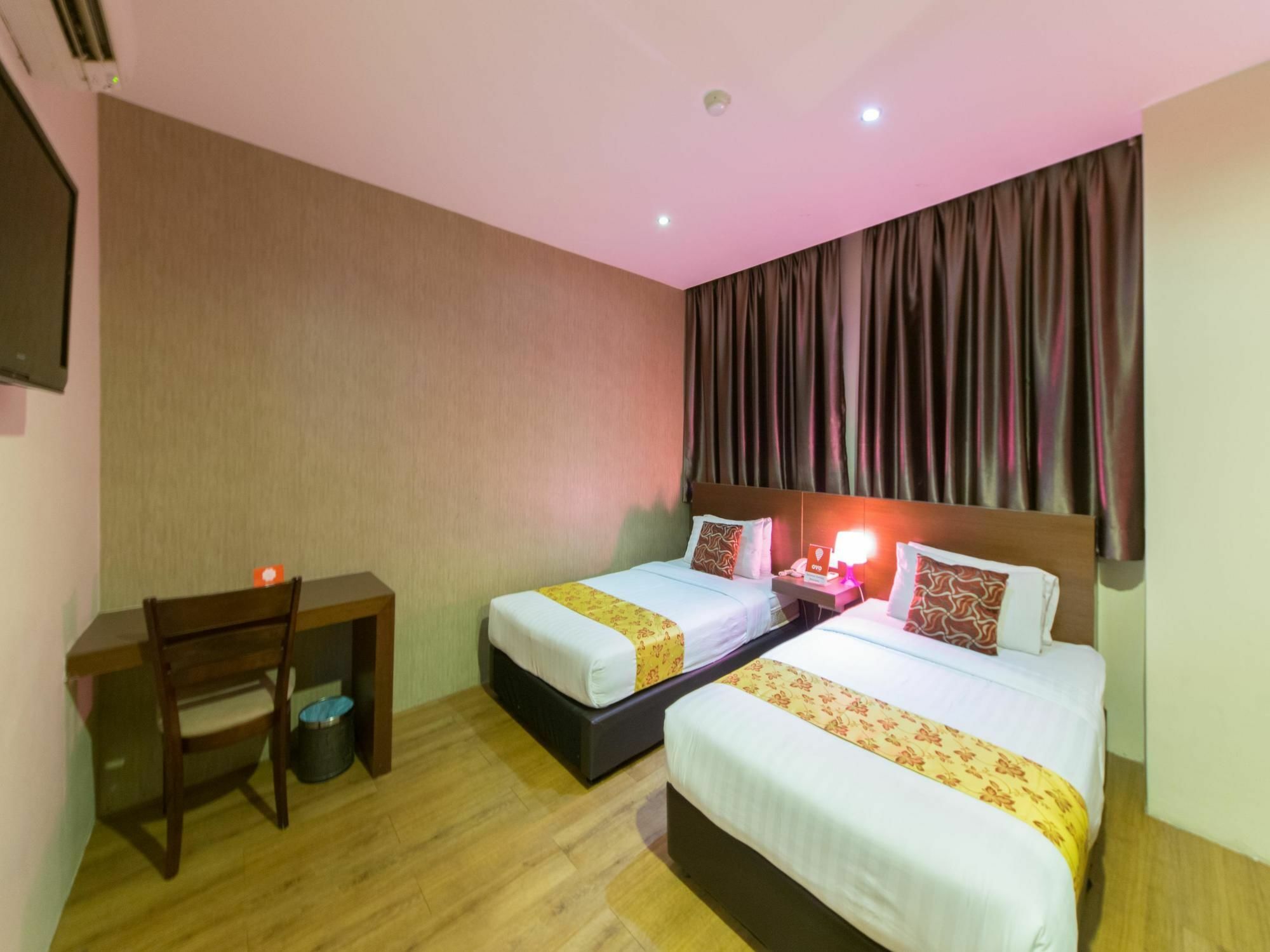 Oyo 139 The Marque Hotel Kuala Lumpur Exterior photo