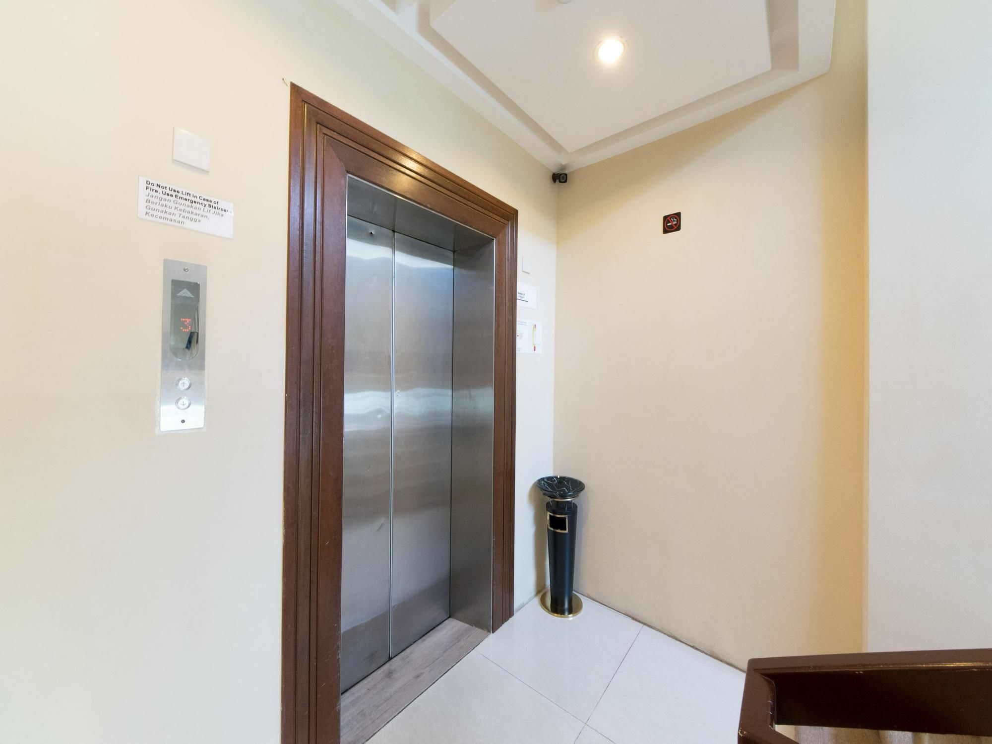 Oyo 139 The Marque Hotel Kuala Lumpur Exterior photo