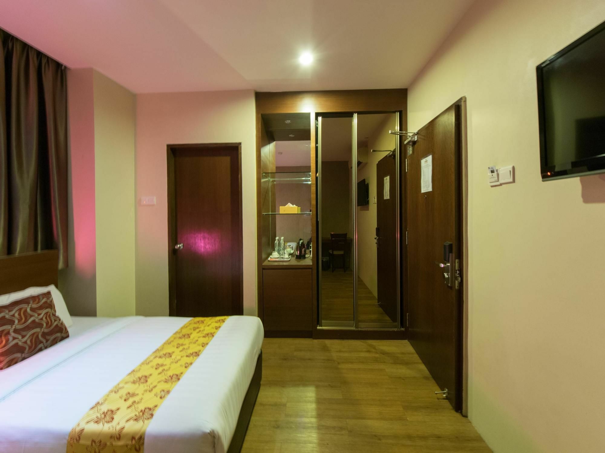 Oyo 139 The Marque Hotel Kuala Lumpur Exterior photo